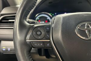 Toyota Camry esikatselu 12