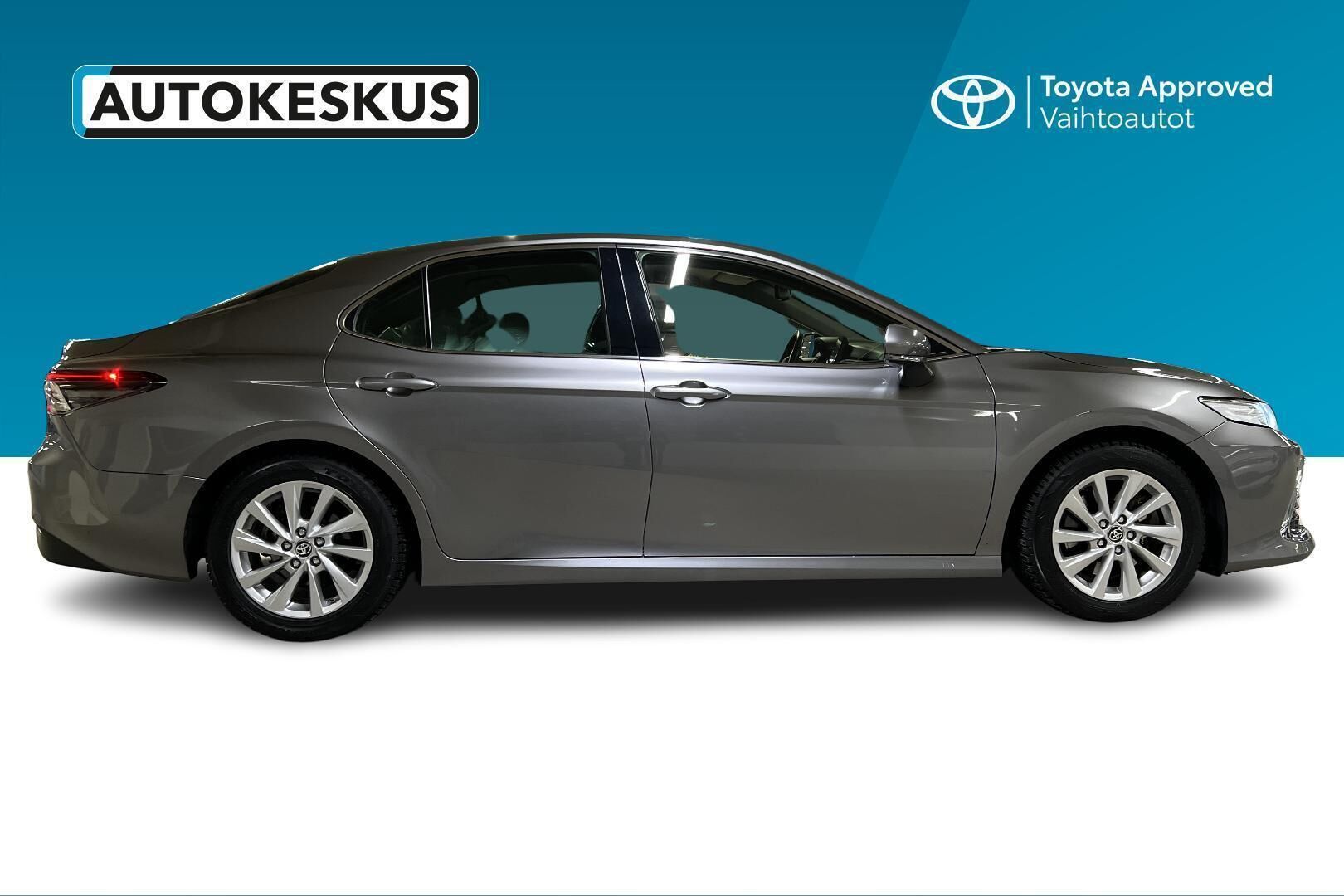 Toyota Camry iso kuva 2