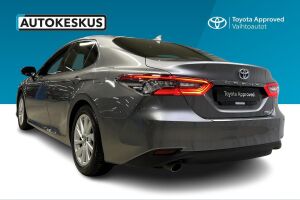 Toyota Camry esikatselu 19