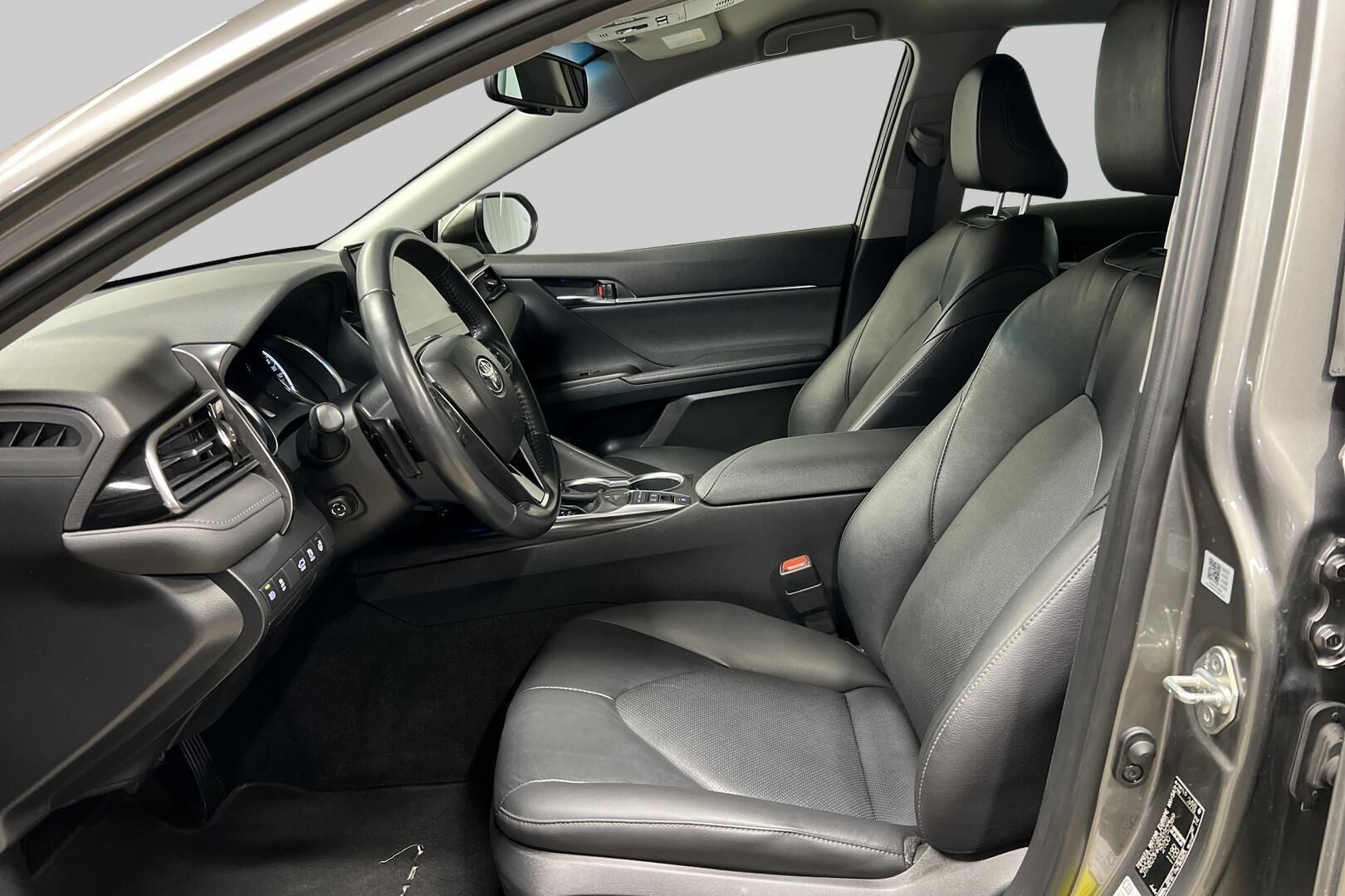 Toyota Camry iso kuva 6