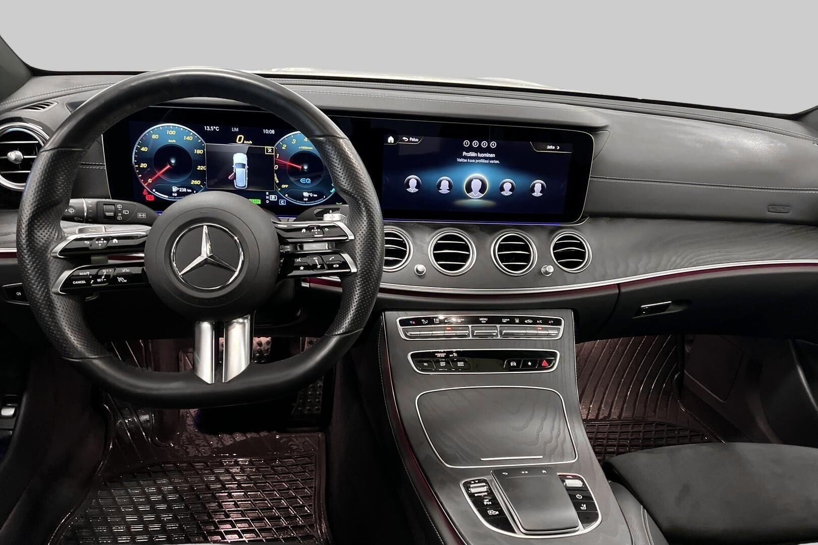 Mercedes-Benz E iso kuva 11