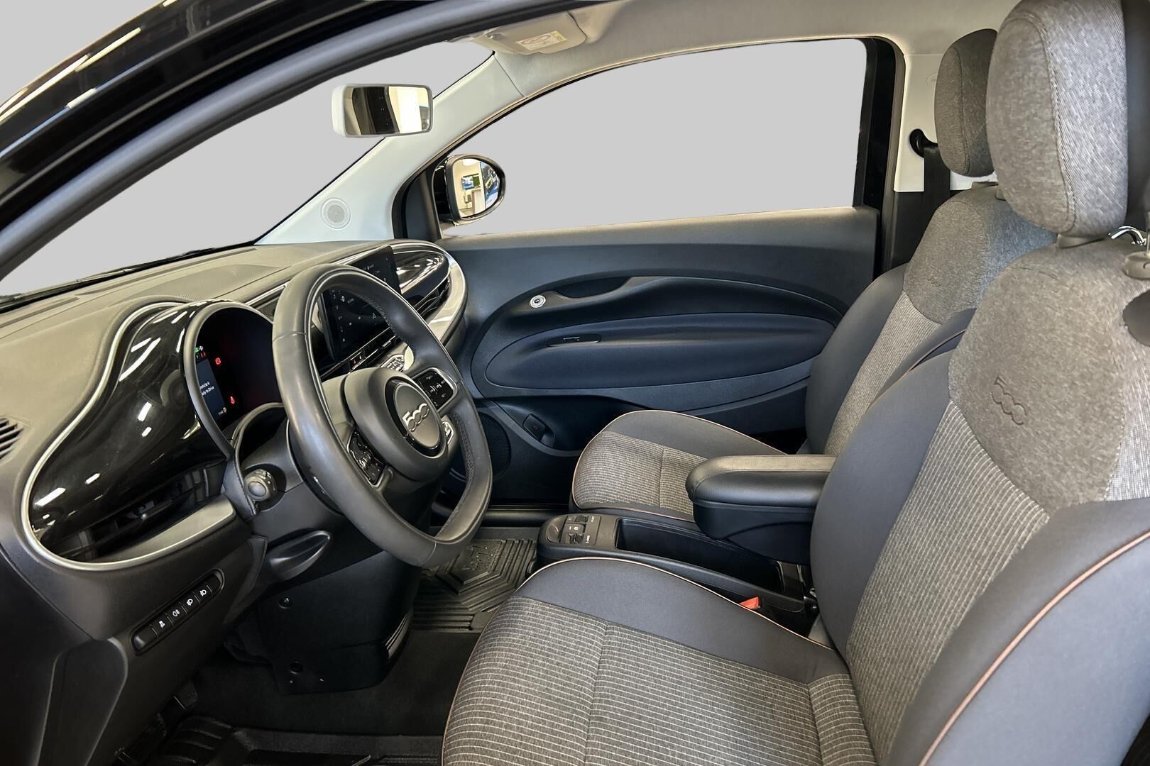 FIAT 500e iso kuva 9