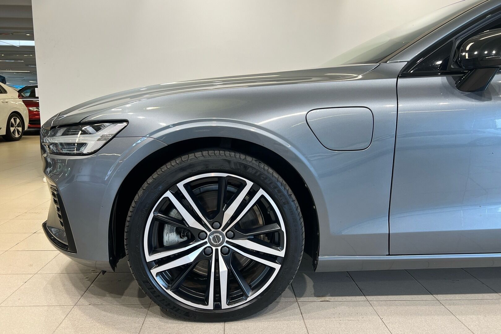 VOLVO S60 iso kuva 13