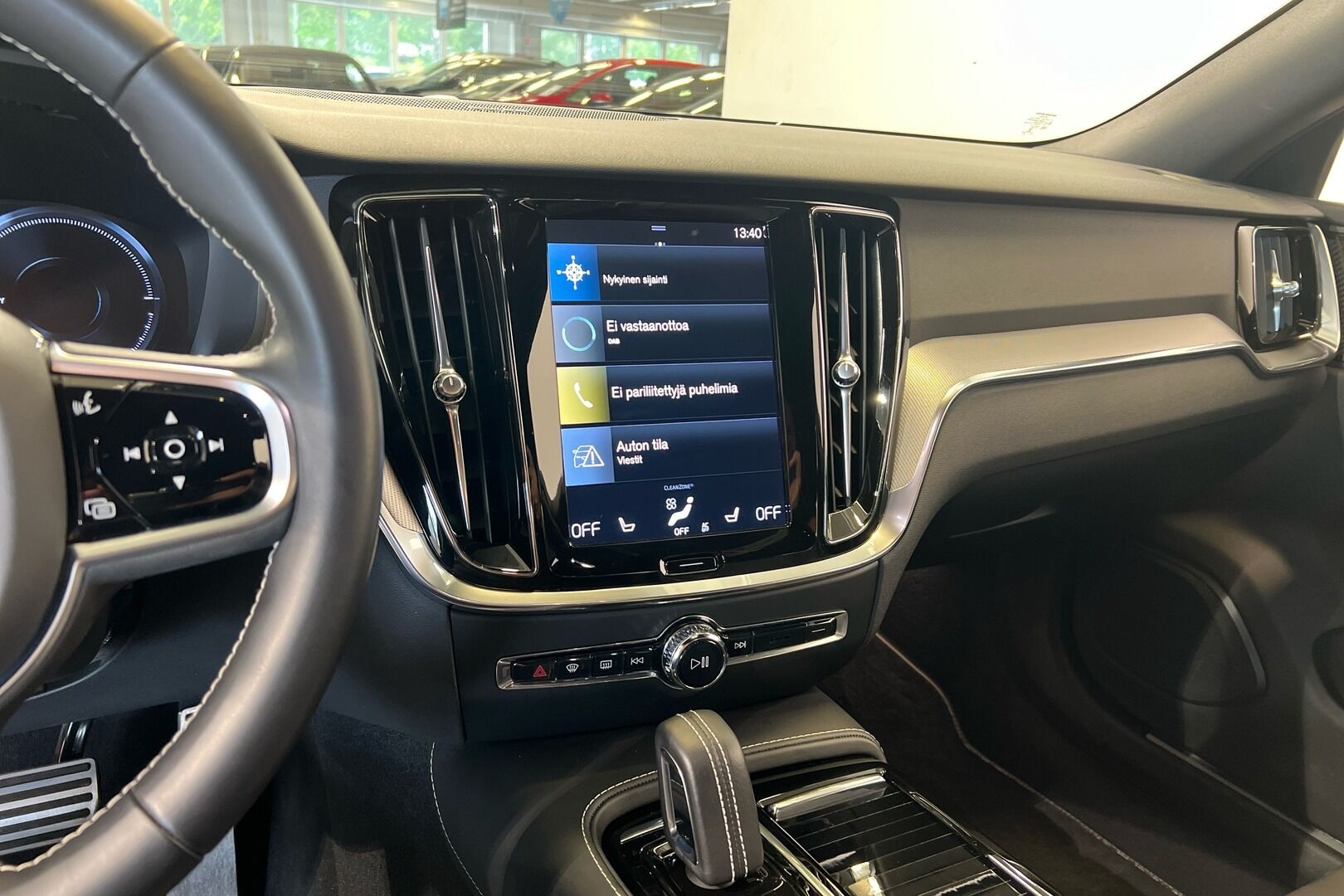 VOLVO S60 iso kuva 6