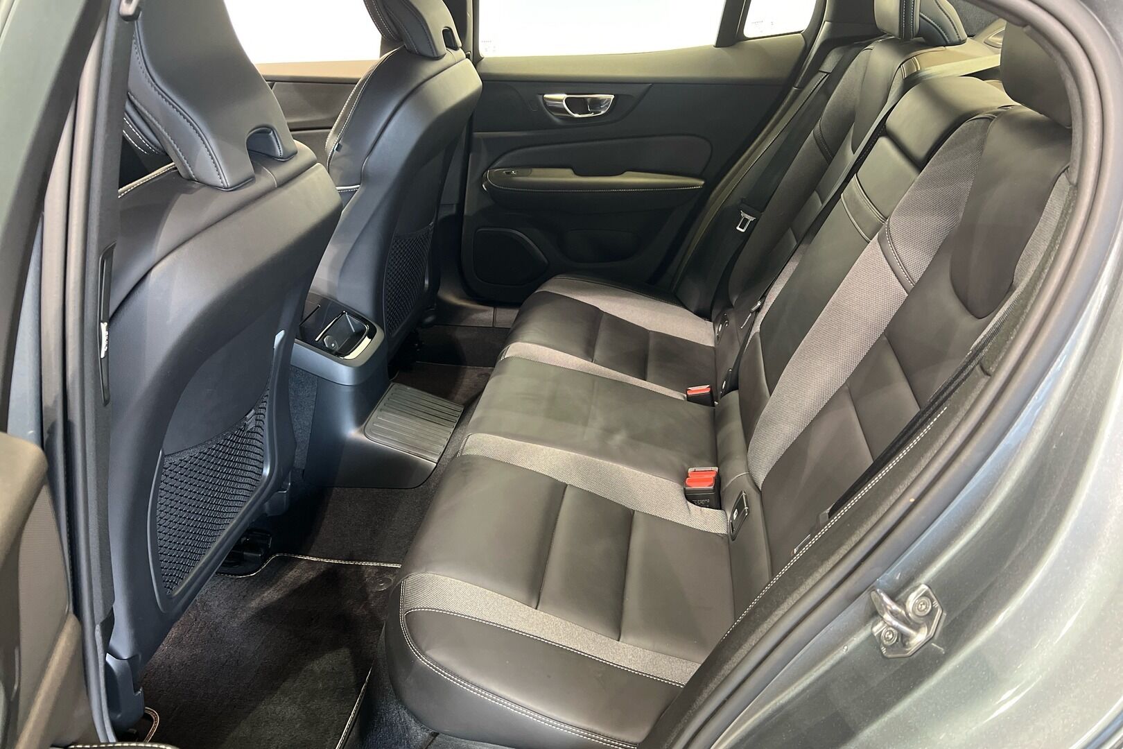 VOLVO S60 iso kuva 8