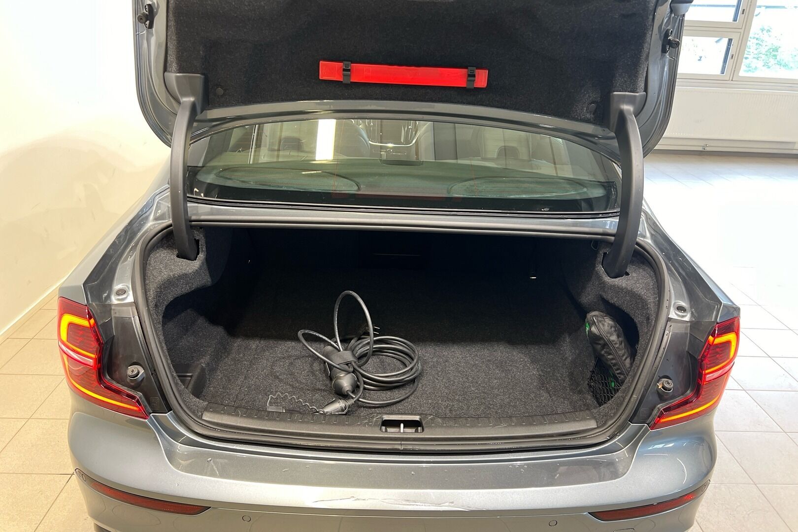 VOLVO S60 iso kuva 9
