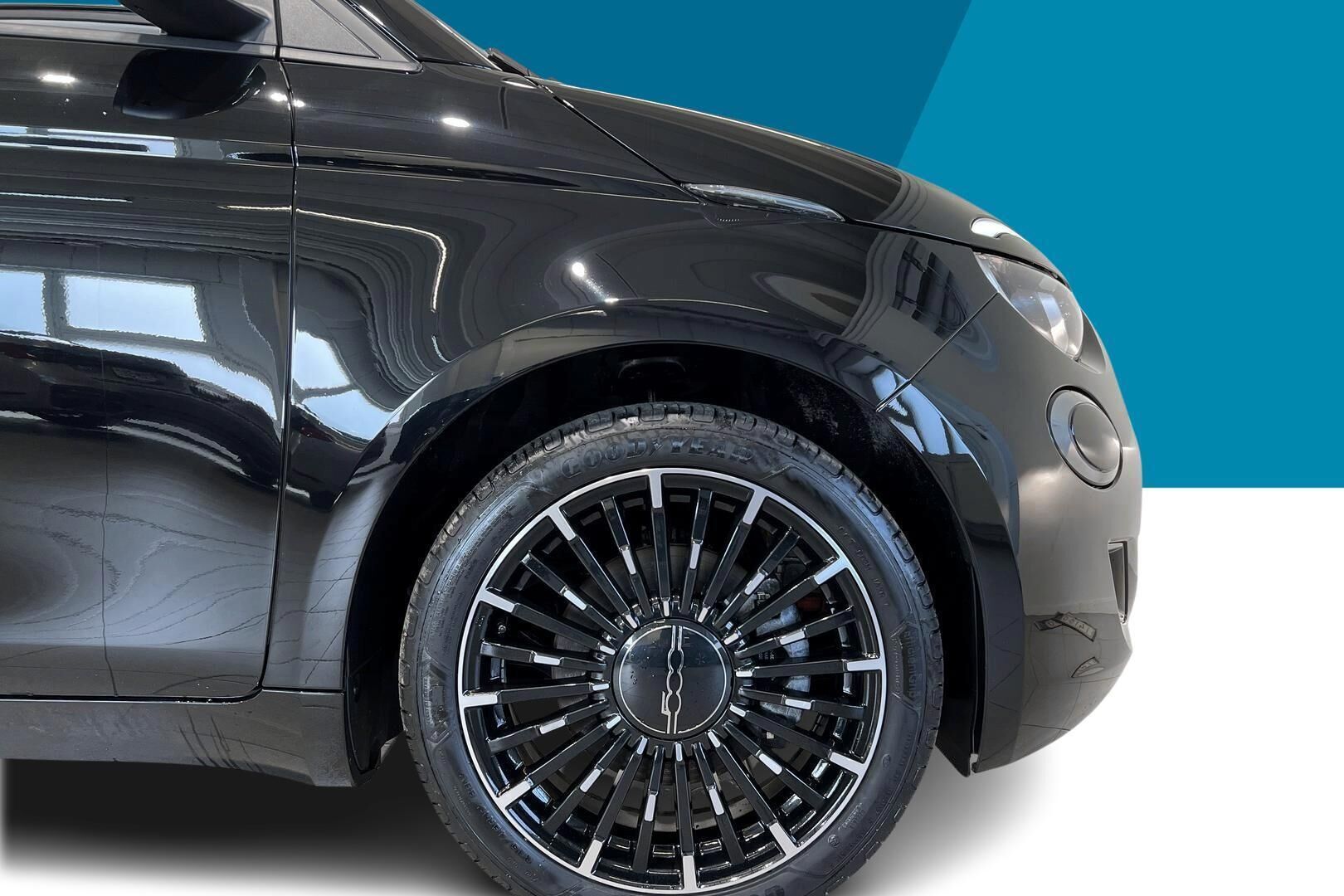 FIAT 500E iso kuva 13