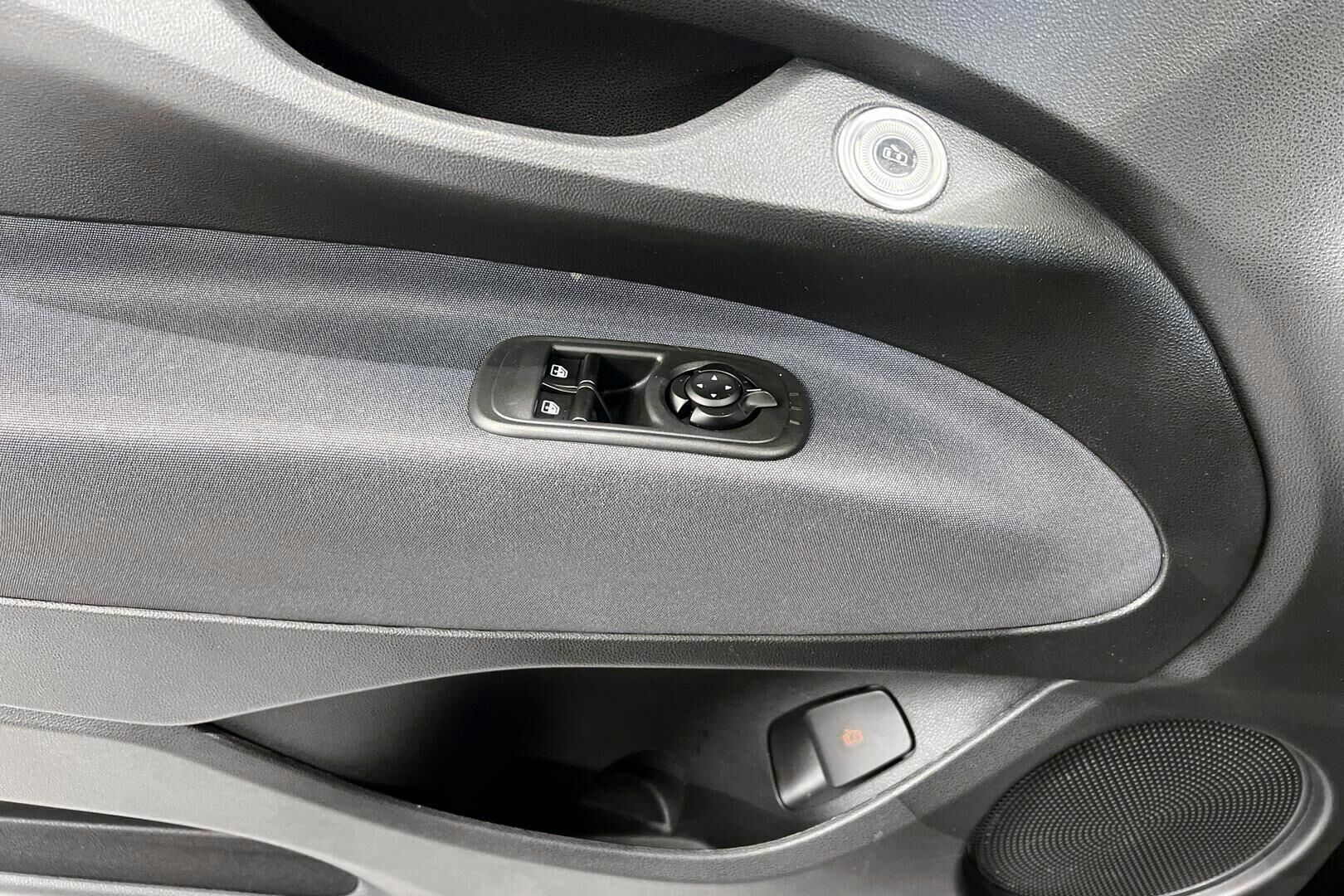 FIAT 500E iso kuva 28