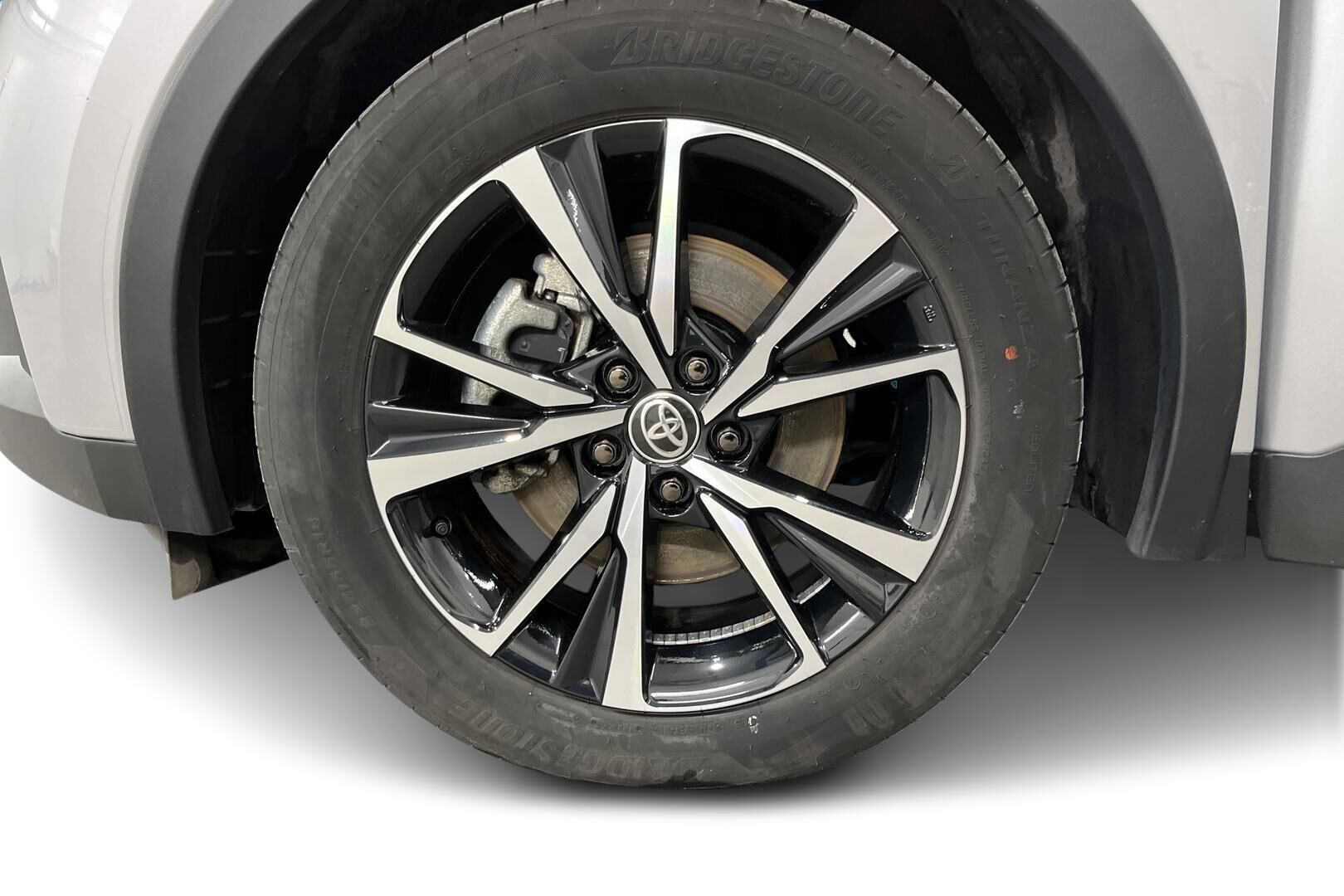 Toyota C-HR iso kuva 12