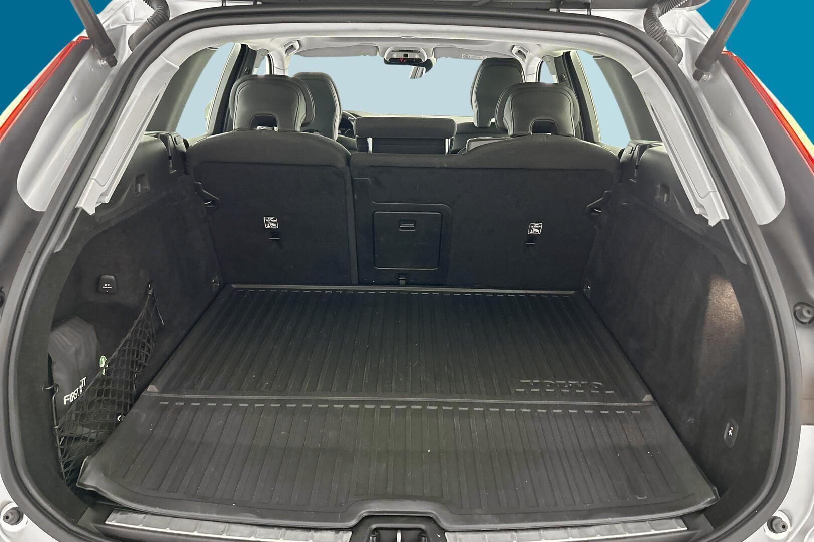 Volvo XC60 iso kuva 11