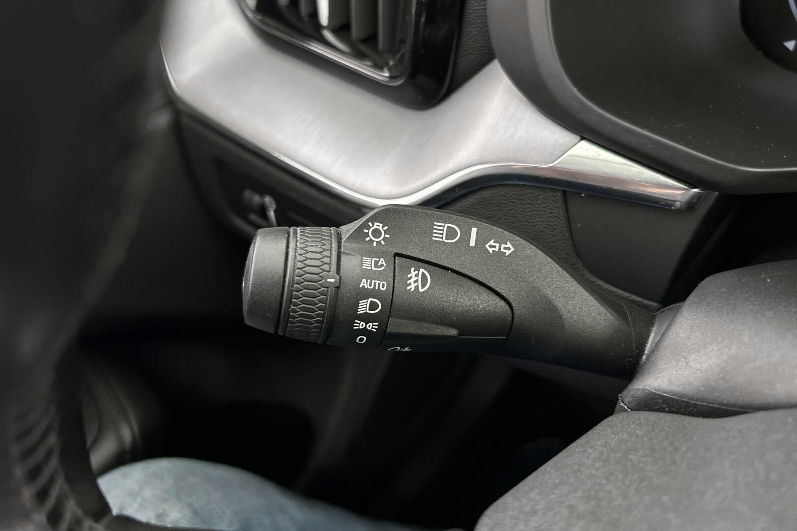 Volvo XC60 iso kuva 19