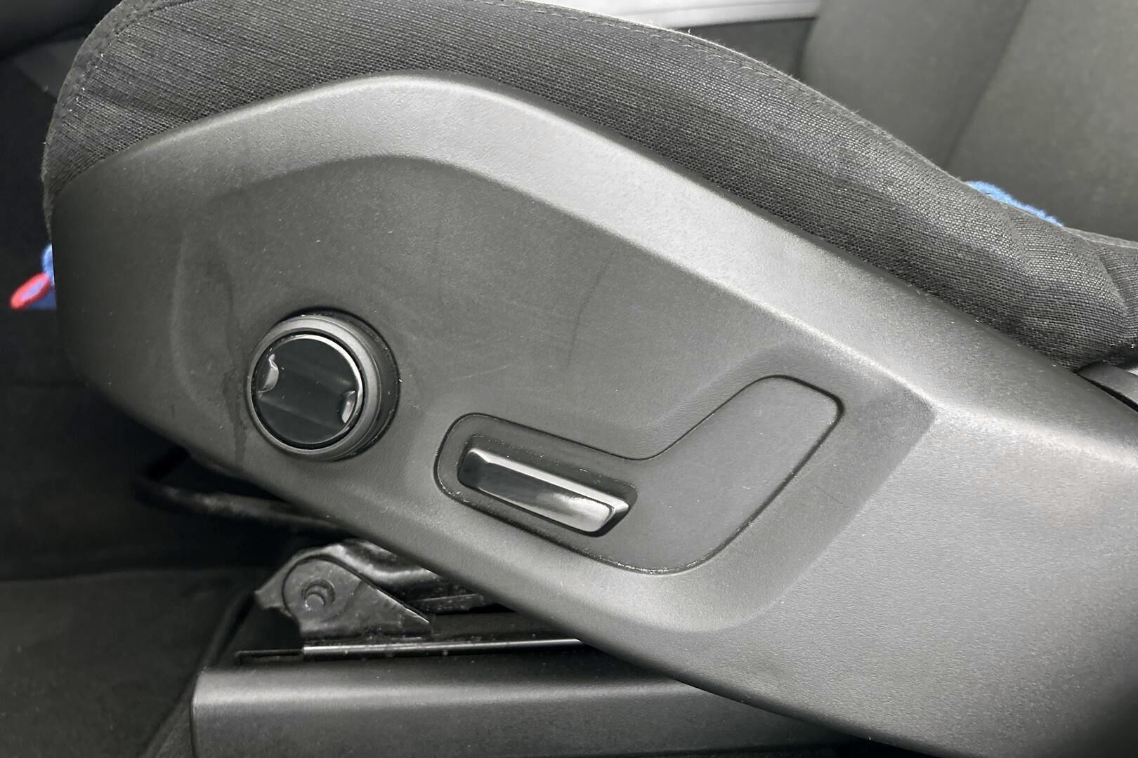 Volvo XC60 iso kuva 27