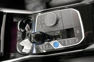 BMW i4 esikatselu 17