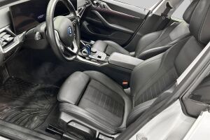BMW i4 esikatselu 8