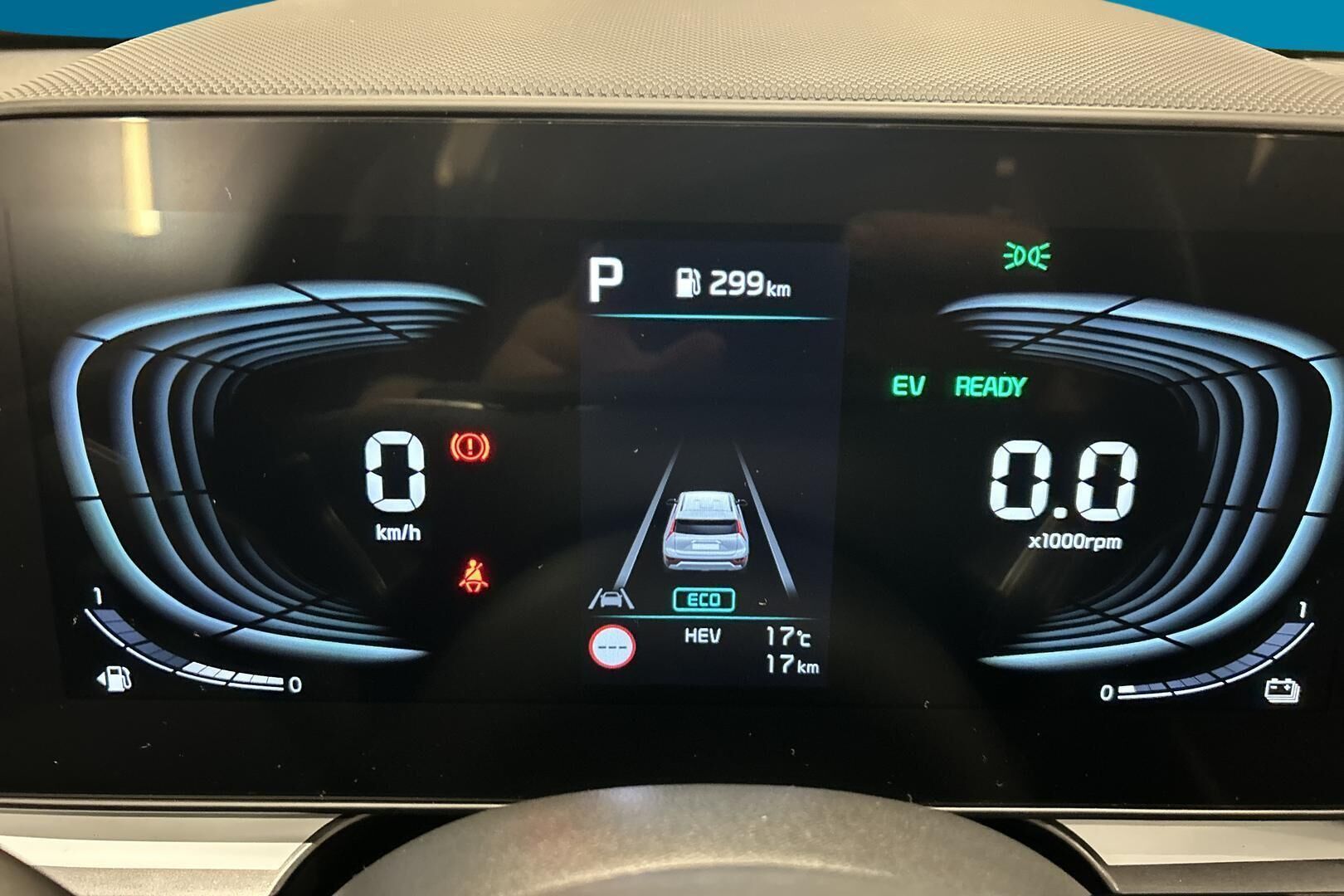 Kia Niro iso kuva 15