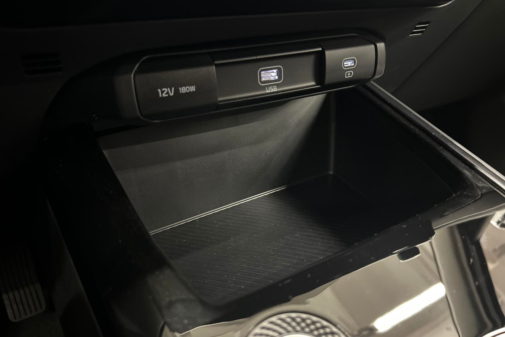 Kia Niro iso kuva 19
