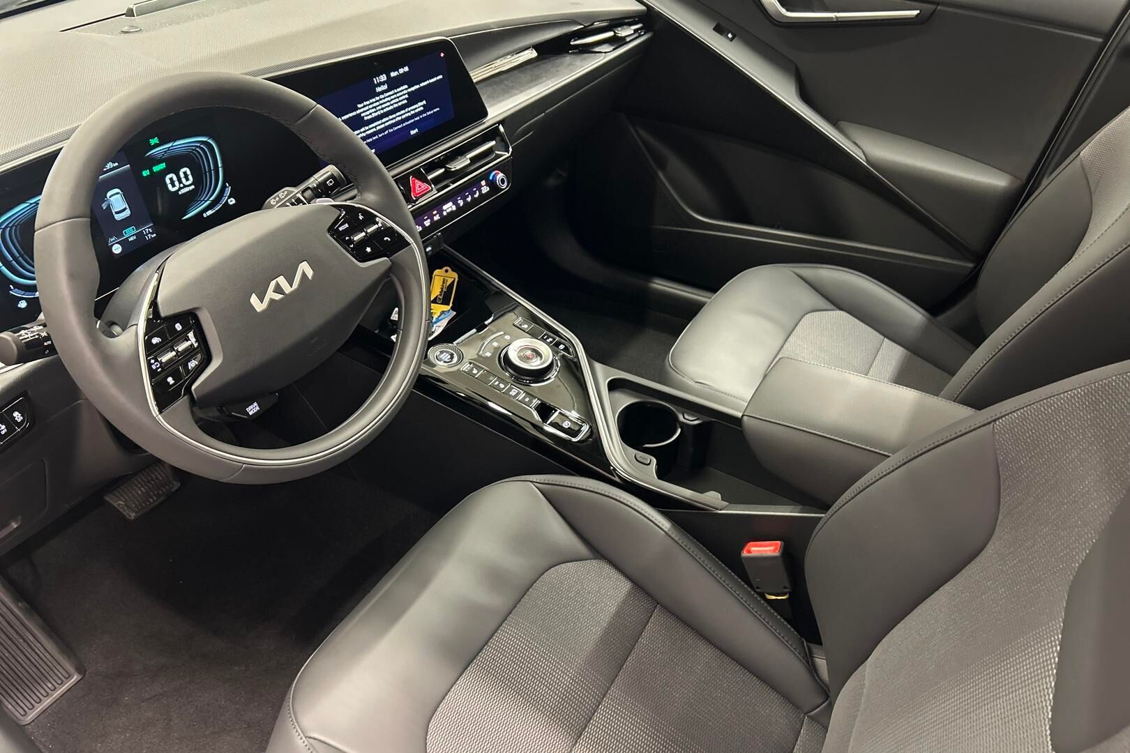 Kia Niro iso kuva 8