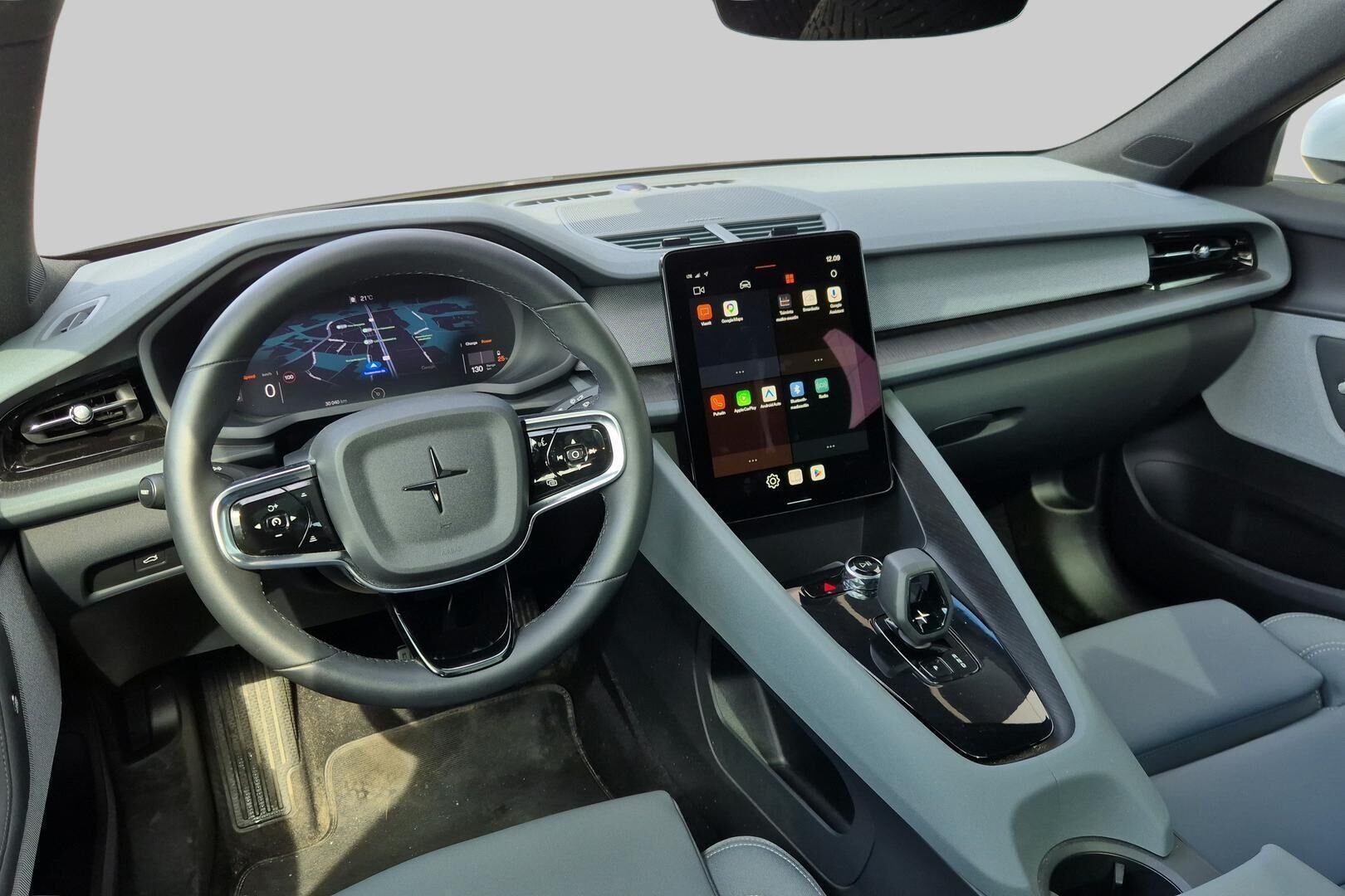Polestar 2 iso kuva 2