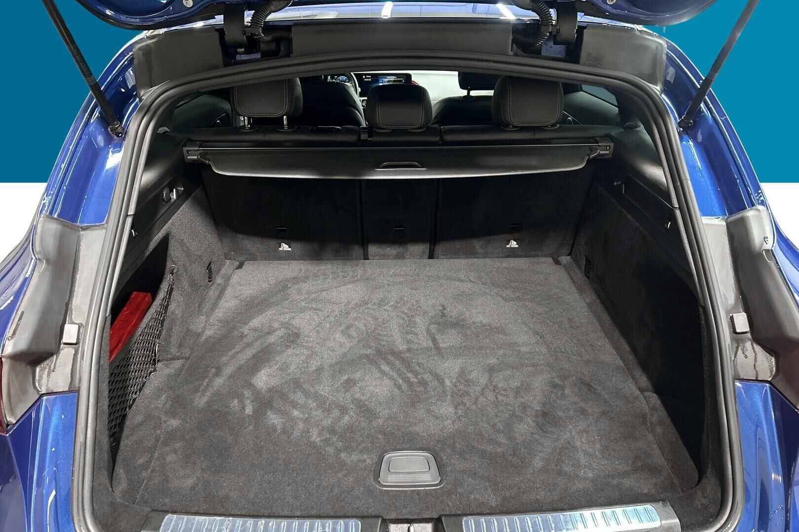 Mercedes-Benz EQC iso kuva 11