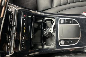 Mercedes-Benz EQC esikatselu 21