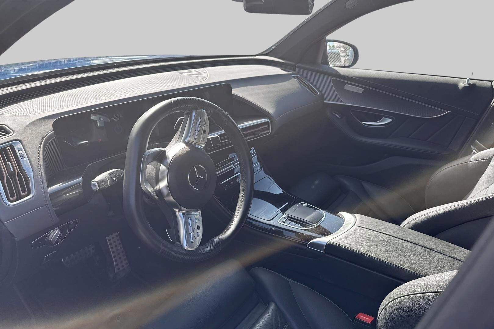 Mercedes-Benz EQC iso kuva 2