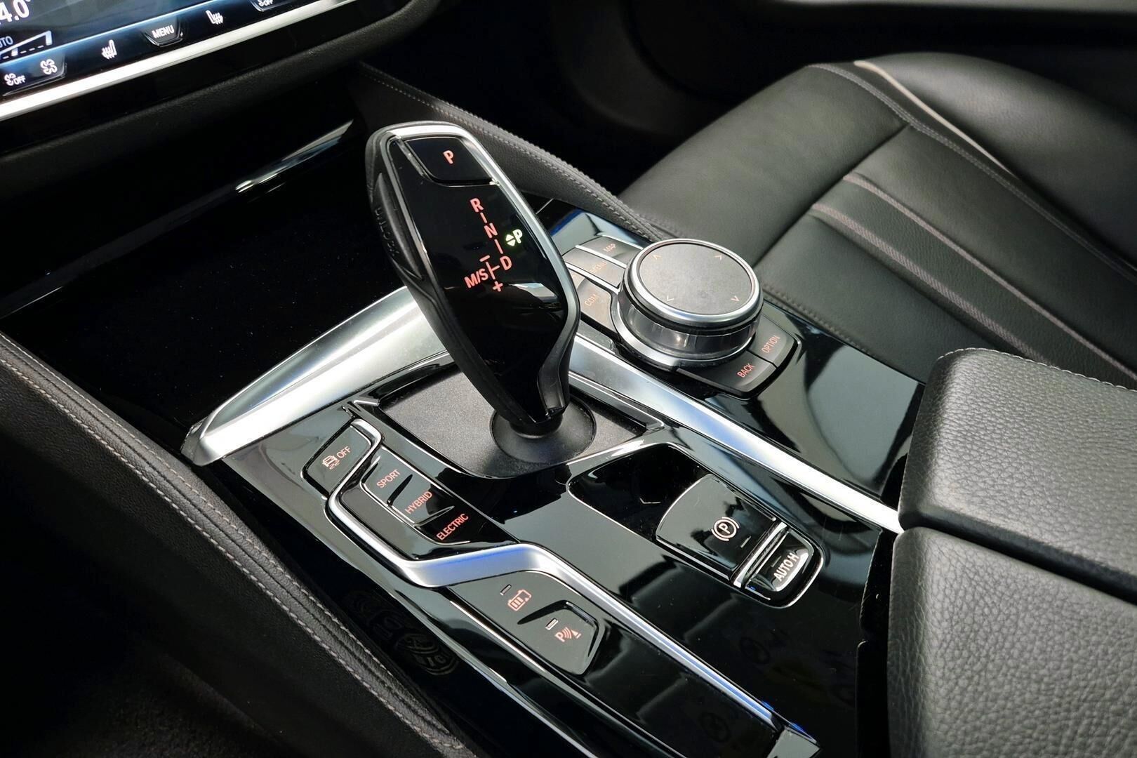 BMW 5-SARJA iso kuva 16