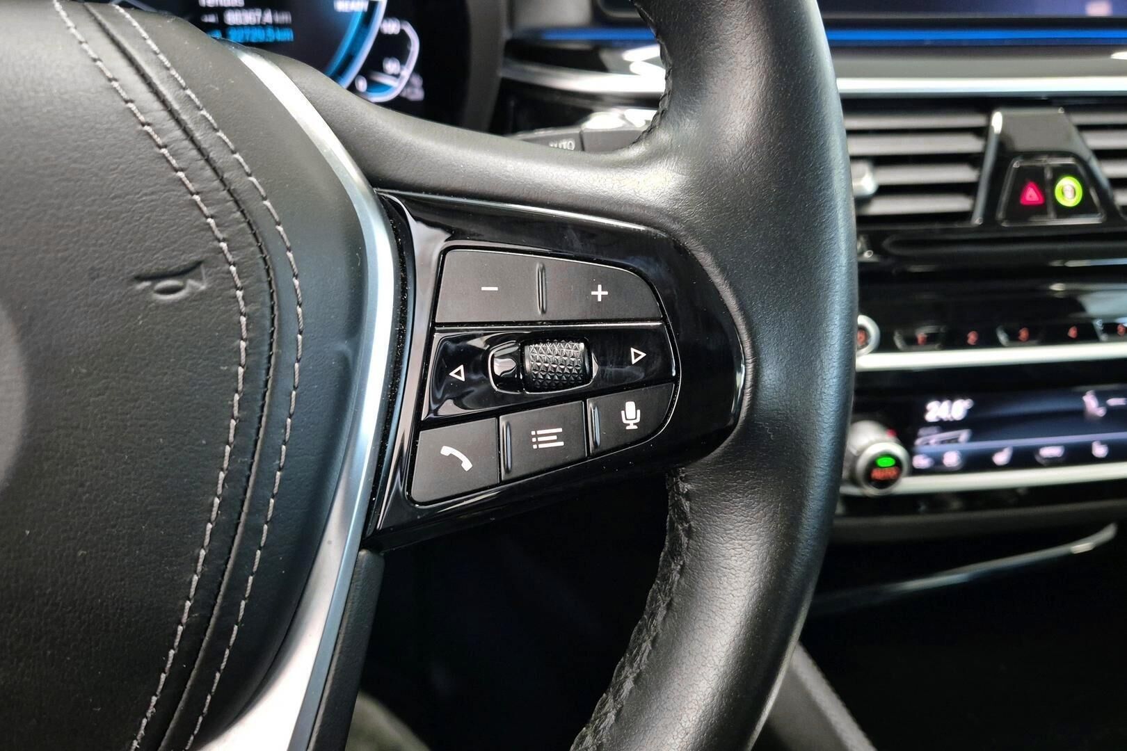 BMW 5-SARJA iso kuva 17