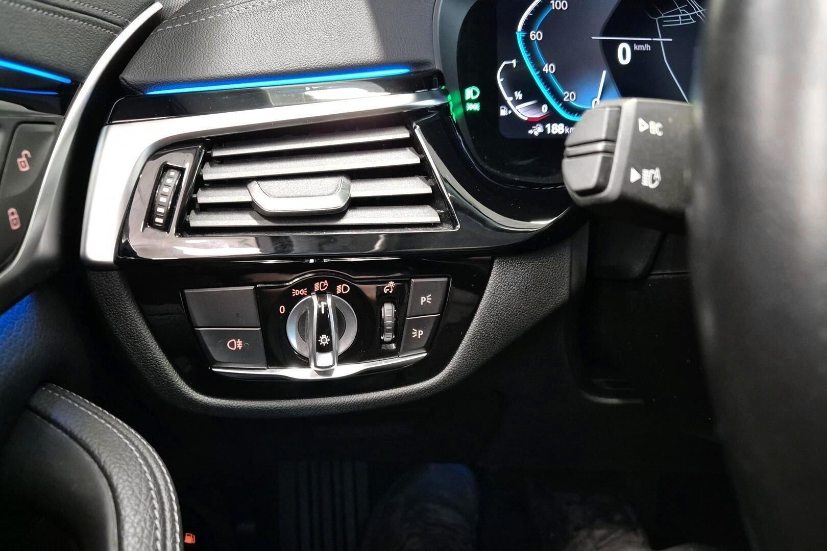 BMW 5-SARJA iso kuva 20