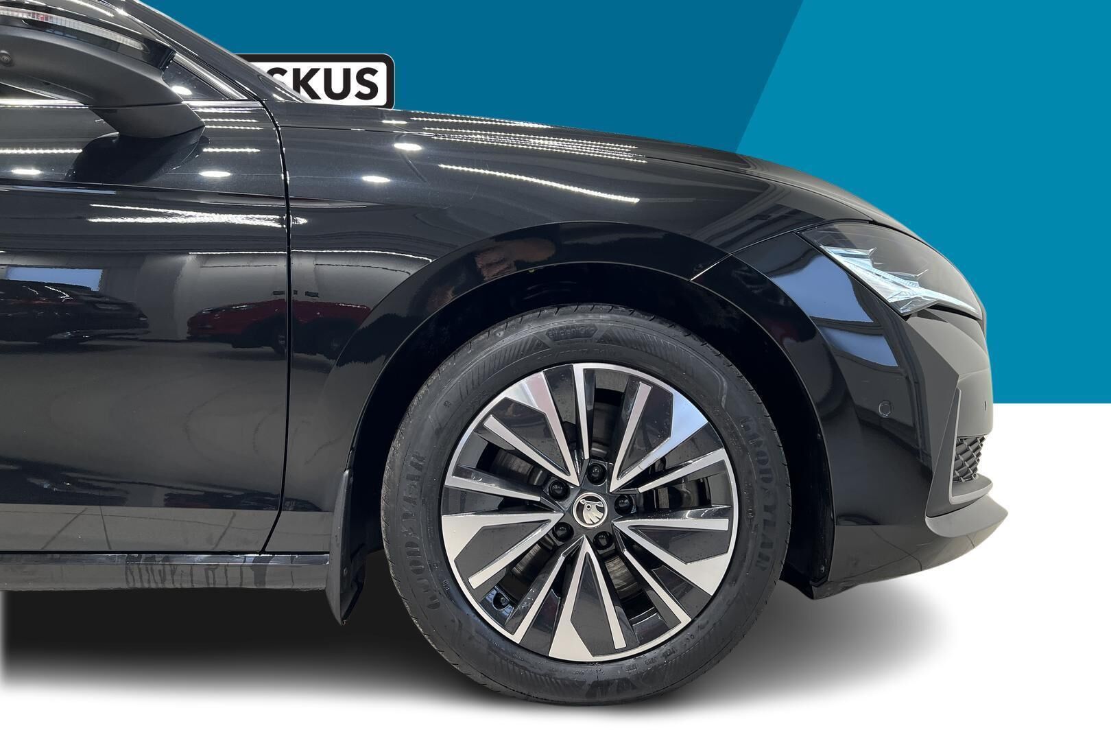 Skoda Superb iso kuva 10