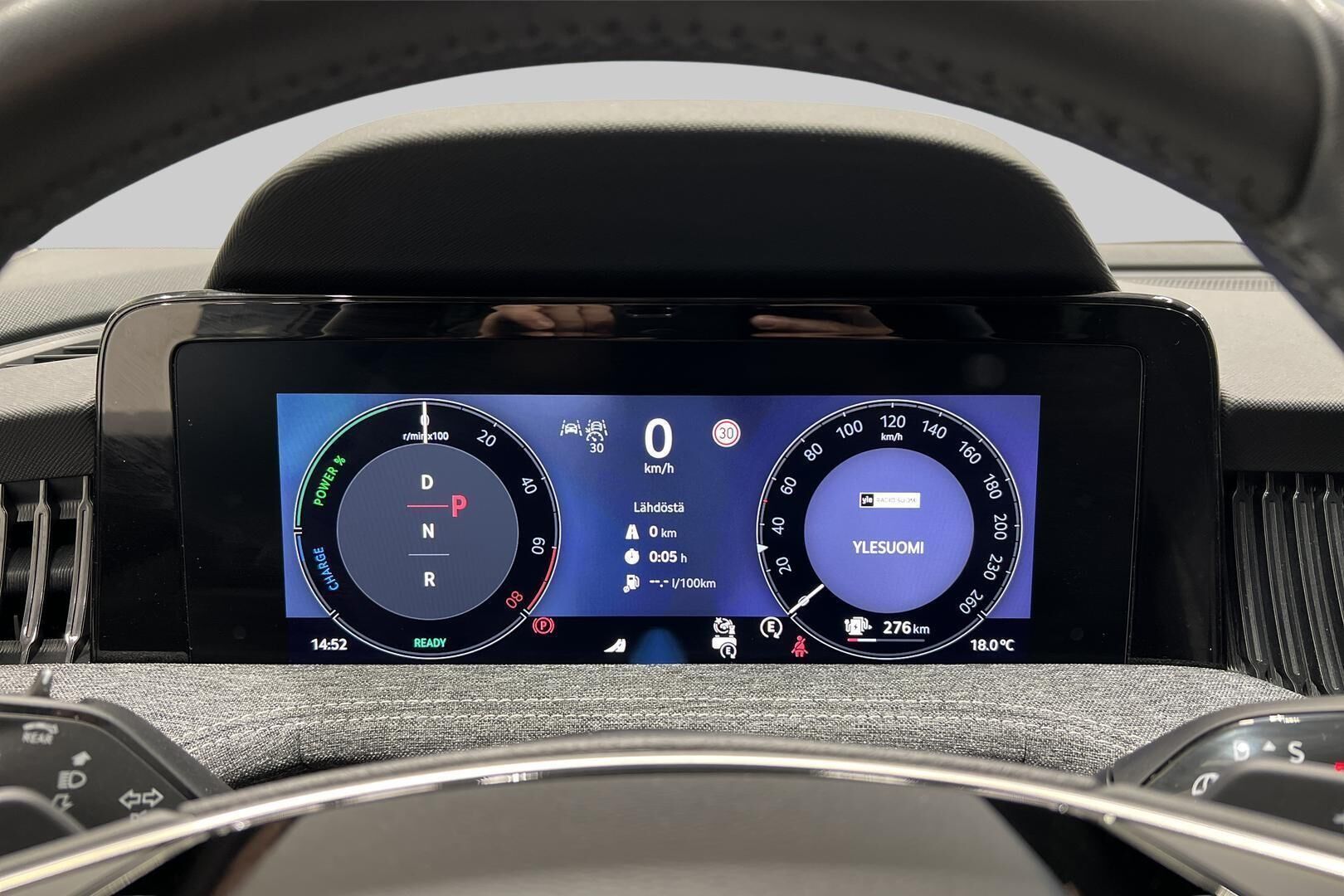 Skoda Superb iso kuva 11