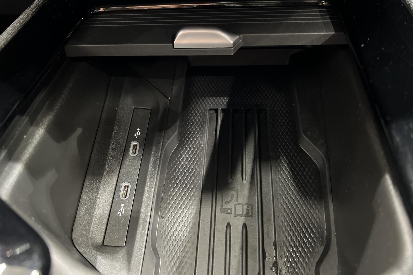 Skoda Superb iso kuva 43