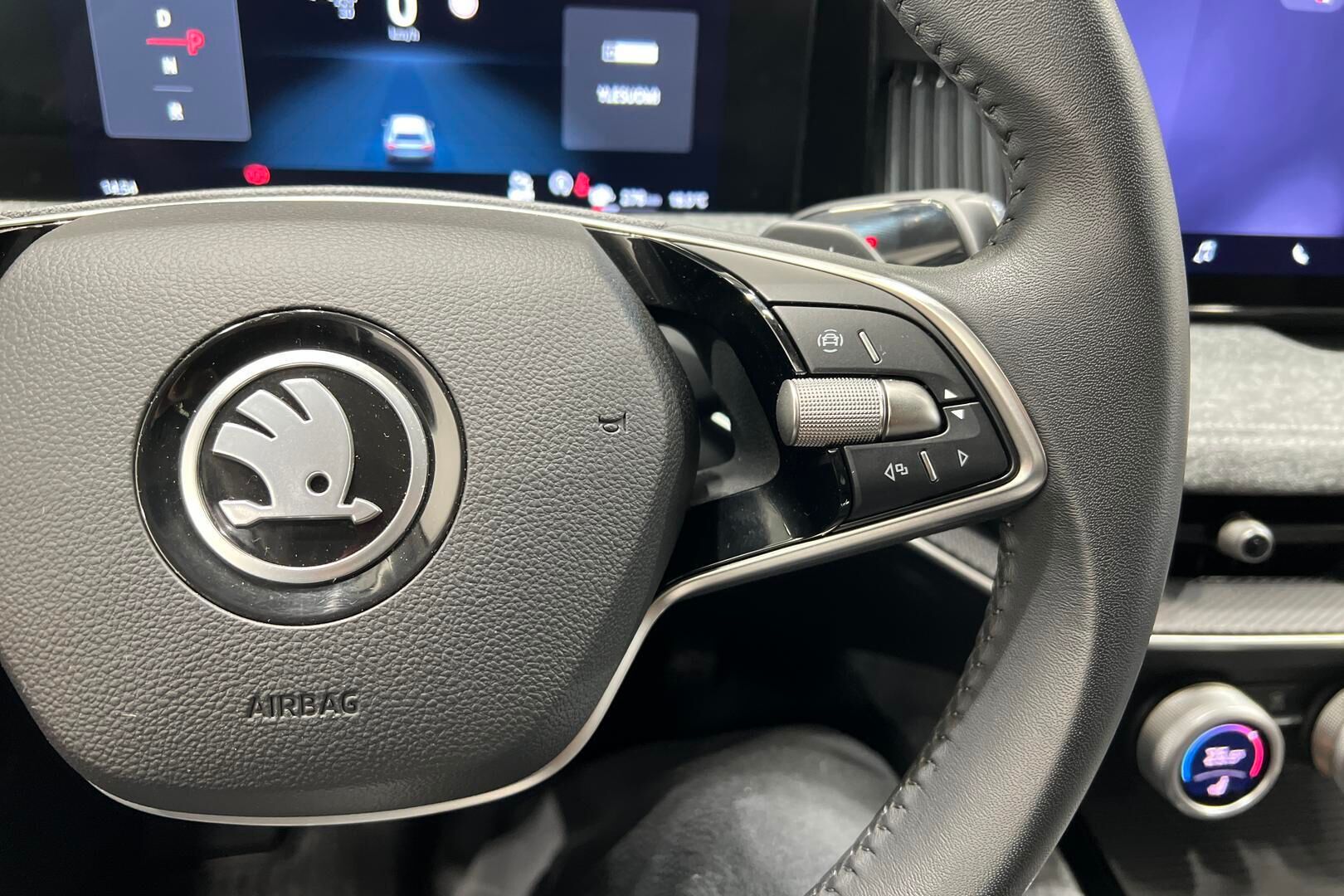 Skoda Superb iso kuva 29
