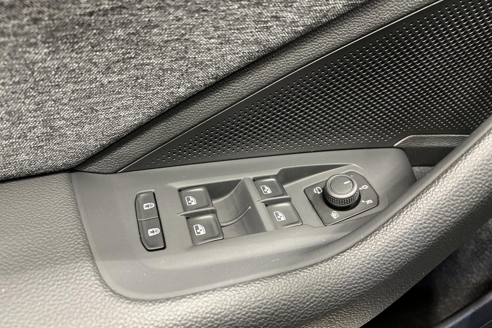 Skoda Superb iso kuva 32