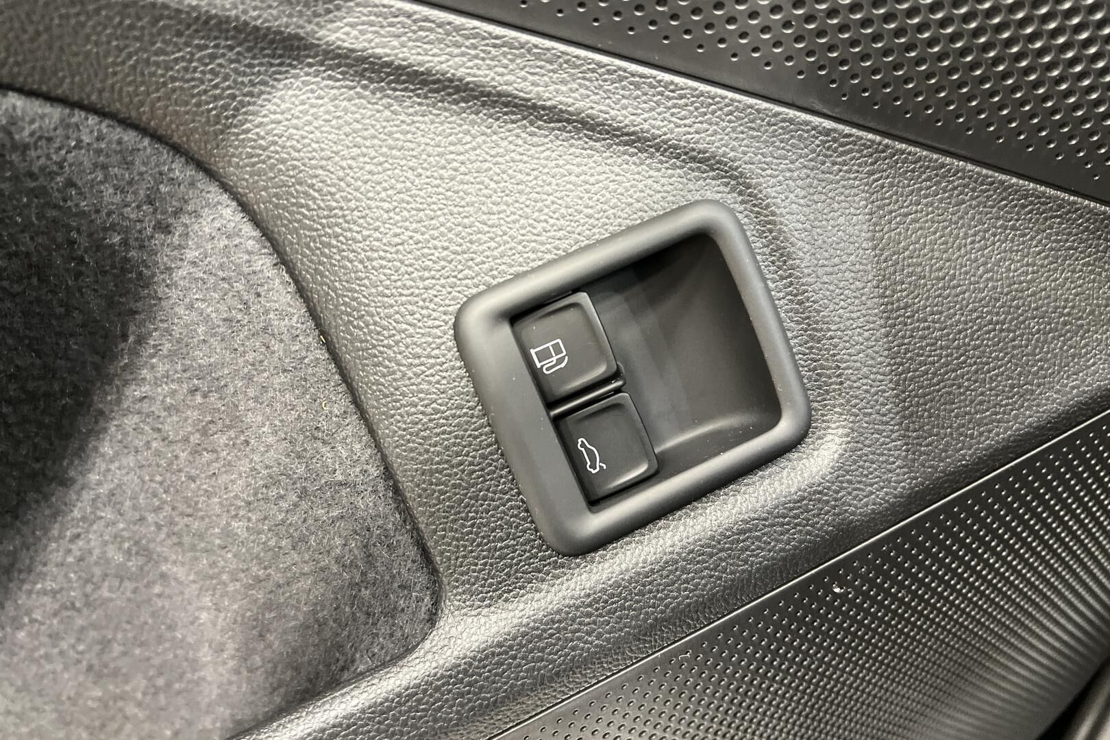 Skoda Superb iso kuva 33