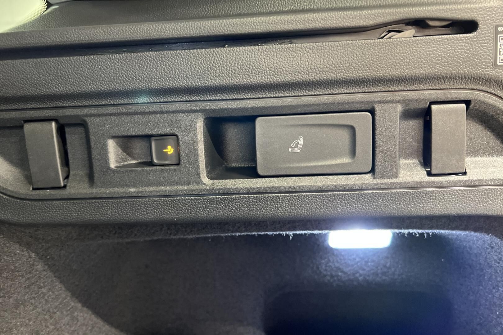 Skoda Superb iso kuva 36