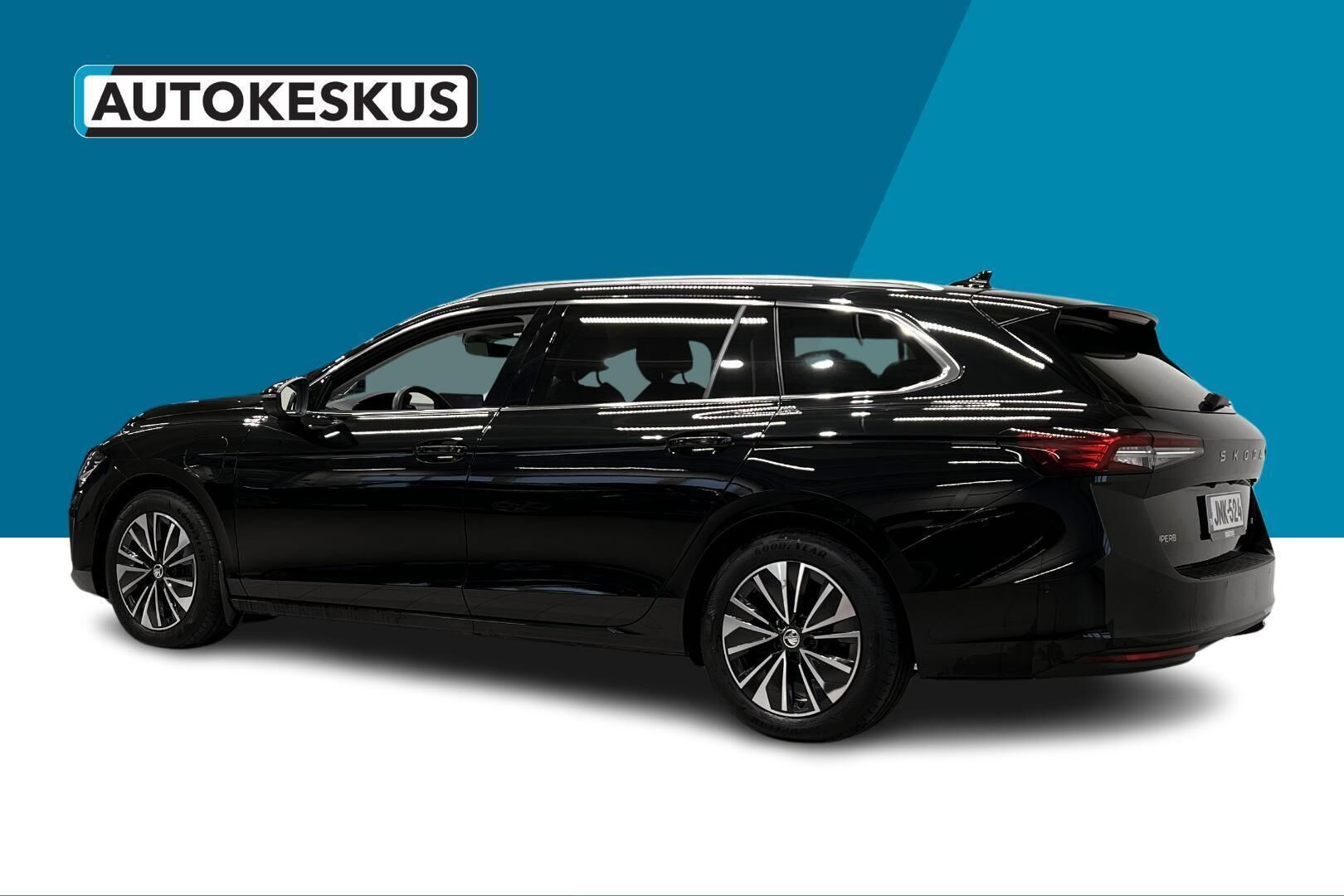 Skoda Superb iso kuva 6