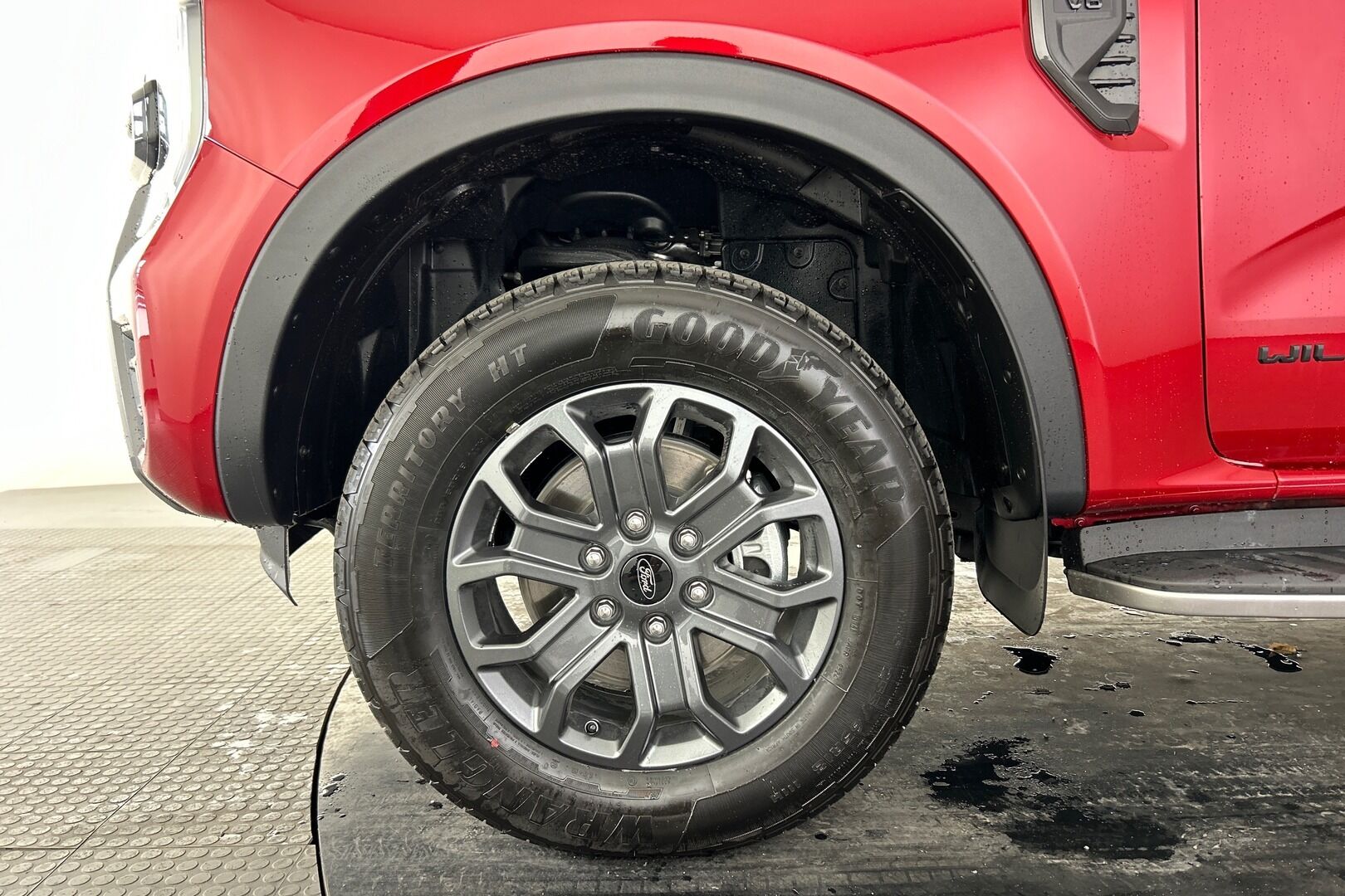 Ford Ranger iso kuva 10