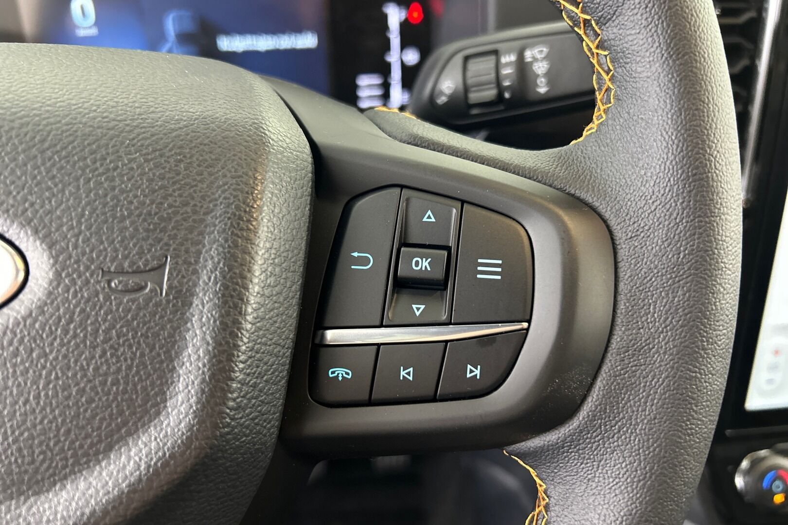 Ford Ranger iso kuva 19