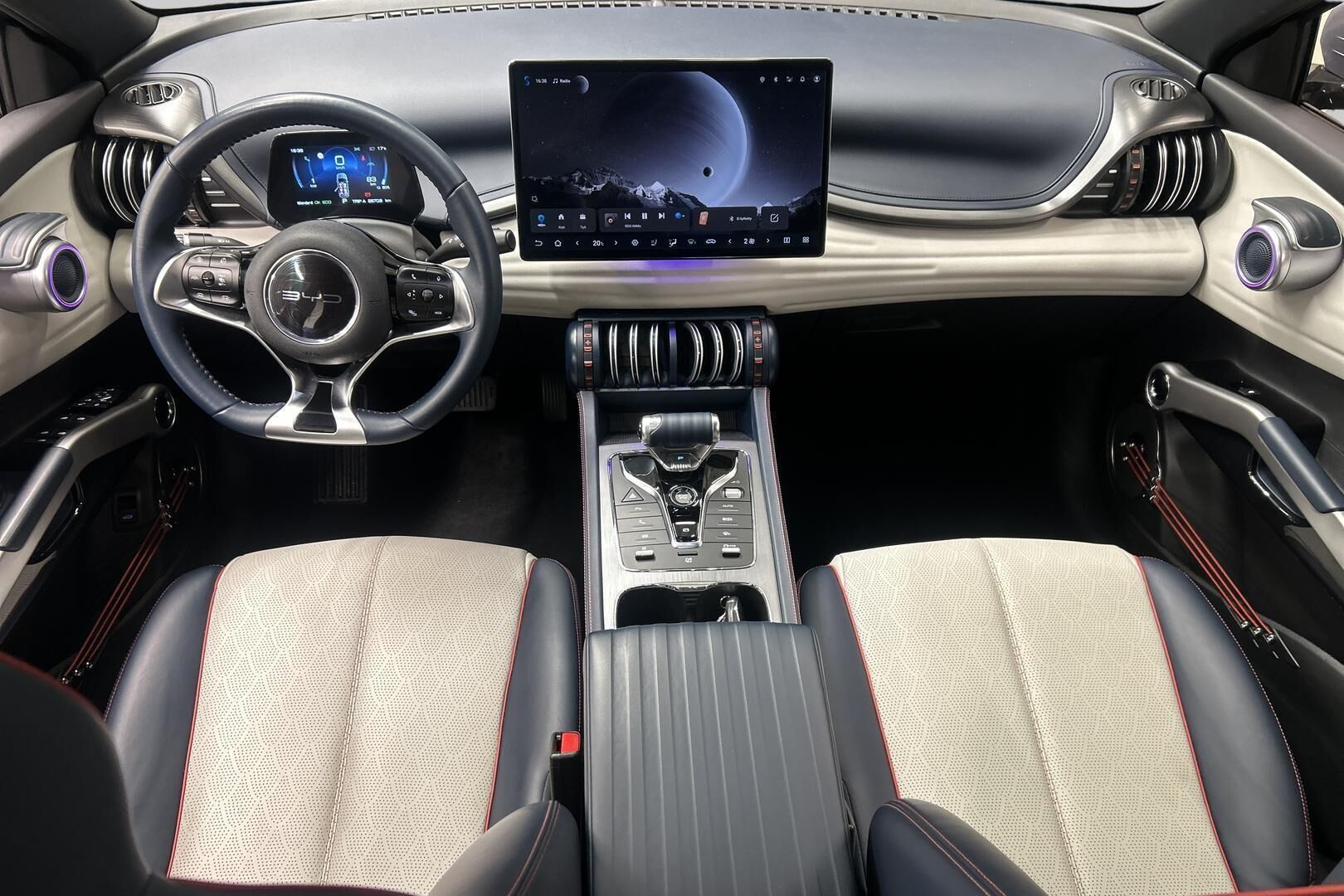BYD Atto 3 iso kuva 11
