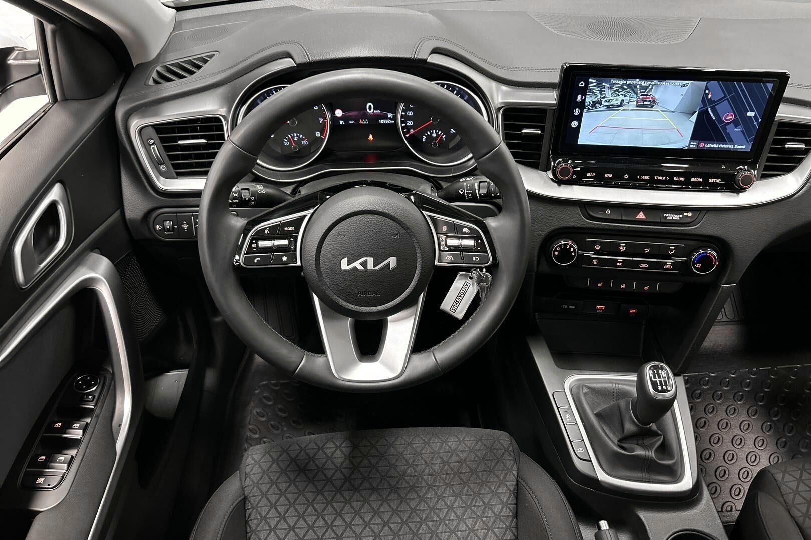 Kia Ceed iso kuva 19