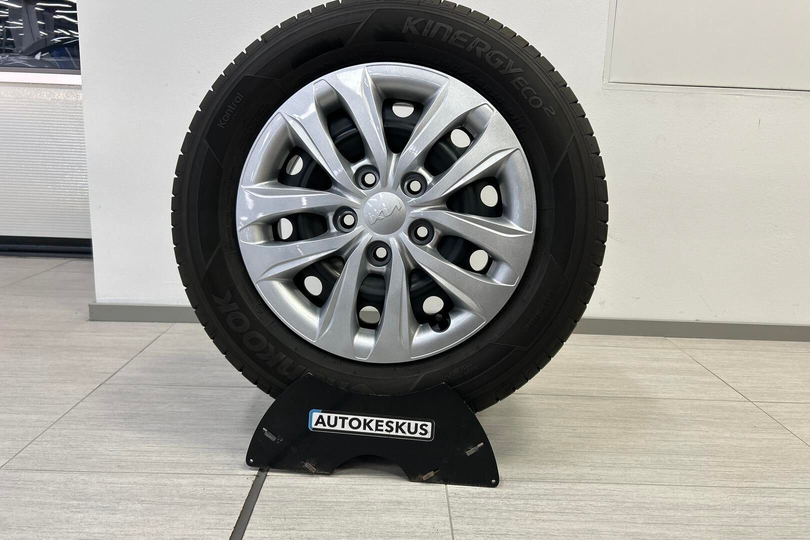 Kia Ceed iso kuva 30