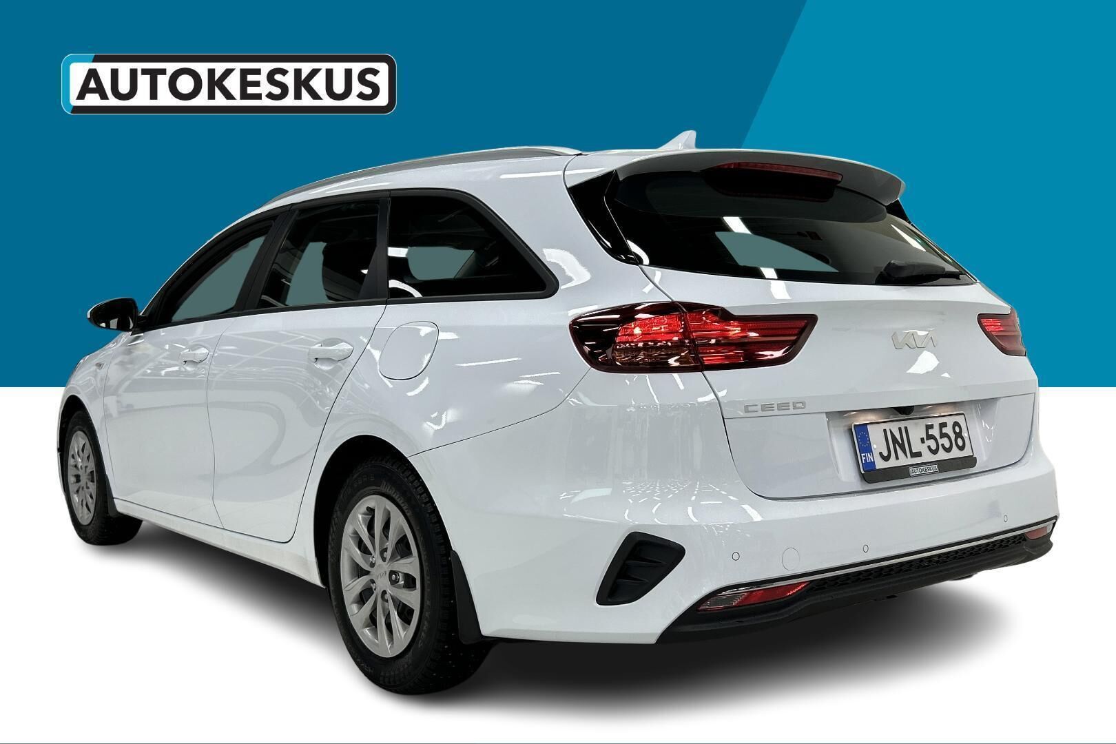 Kia Ceed iso kuva 24