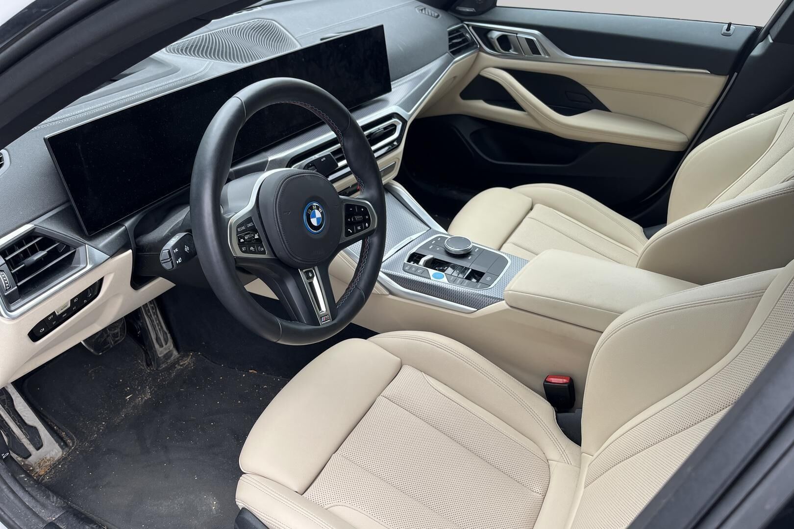 BMW i4 iso kuva 1