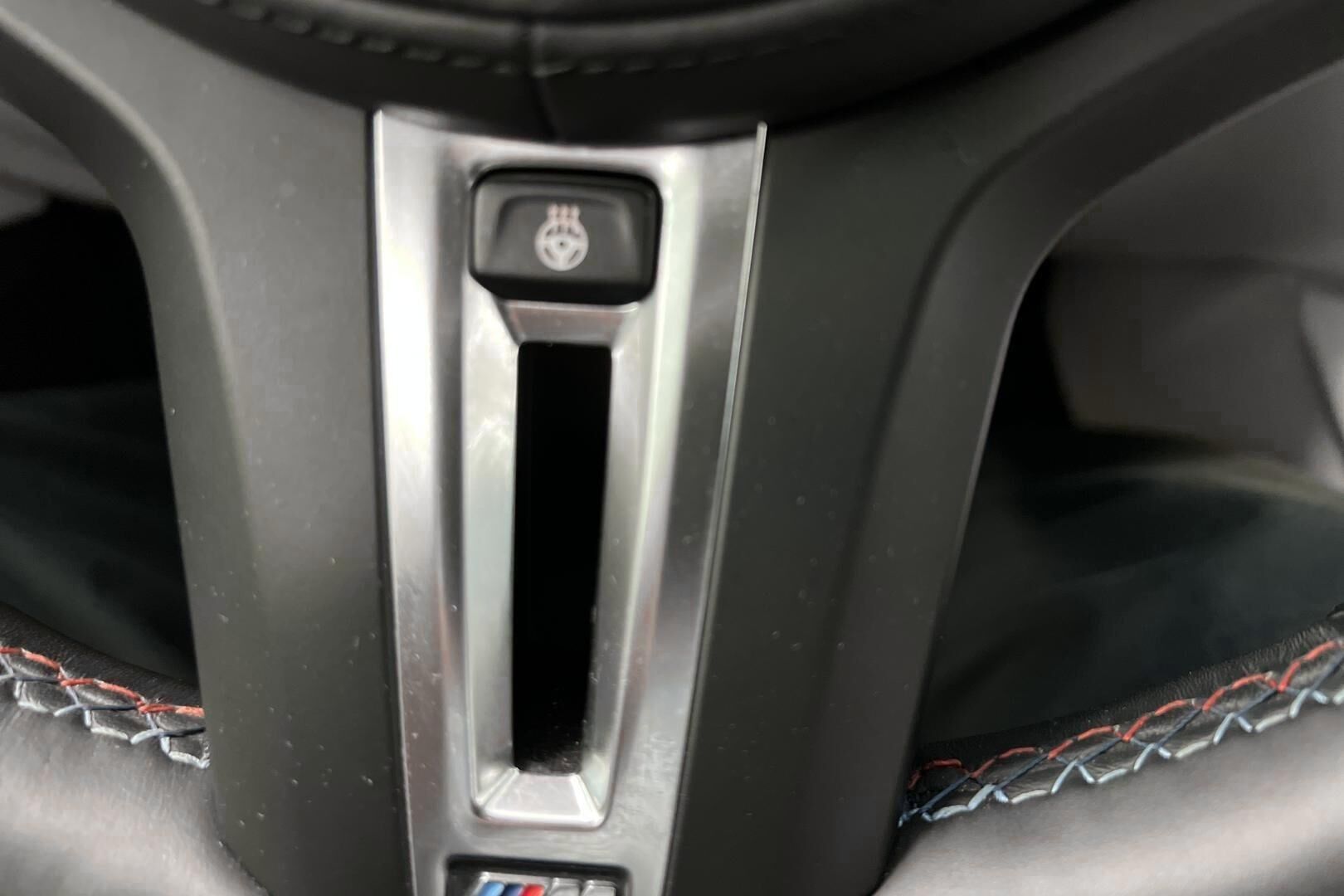 BMW i4 iso kuva 18