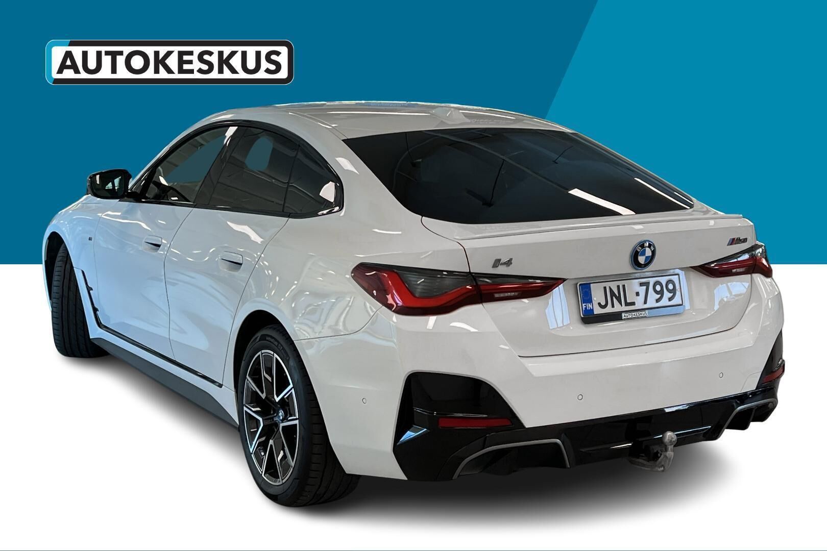 BMW i4 iso kuva 6