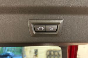 BMW iX2 esikatselu 16