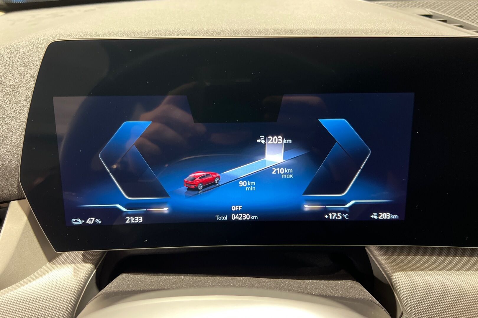BMW iX2 iso kuva 16