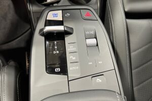 BMW iX2 esikatselu 19