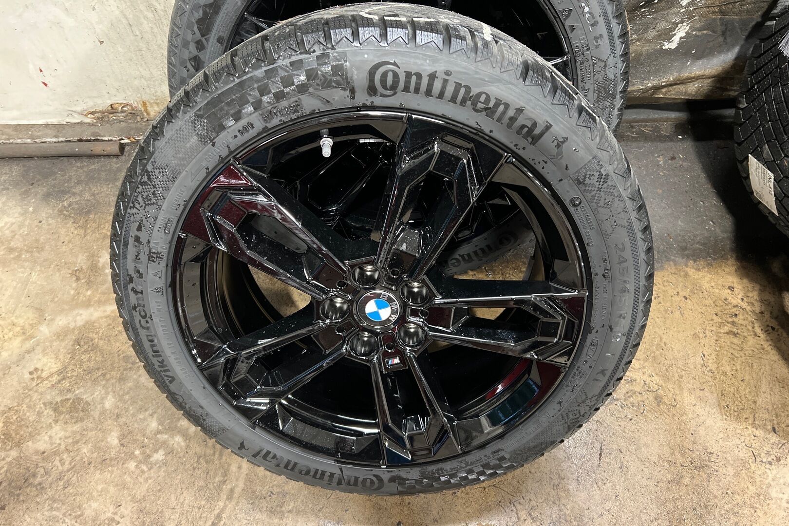 BMW iX2 iso kuva 21
