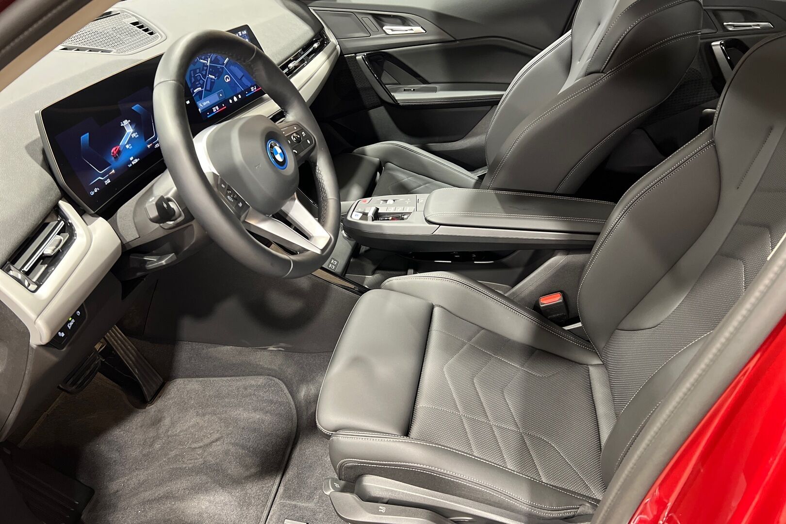 BMW iX2 iso kuva 9